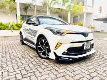 Toyota CHR NGX10 2018 SUV