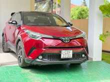 Toyota CHR NGX10 2018 SUV
