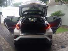 https://riyasewana.com/uploads/toyota-chr-ngx10-121504594812.jpg