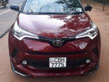 Toyota CHR NGX10 2018 SUV