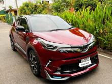 Toyota CHR NGX 10 2018 SUV