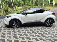 https://riyasewana.com/uploads/toyota-chr-ngx10-153102617576.jpg