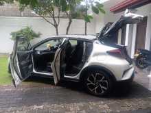 Toyota CHR NGX10 2018 SUV