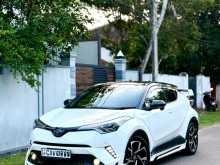 Toyota CHR NGX10 2017 SUV