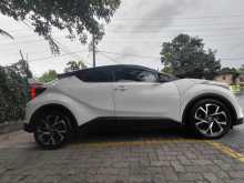 Toyota CHR NGX10 2018 SUV