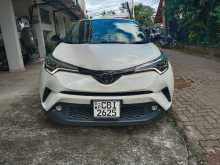 Toyota CHR NGX10 2018 SUV