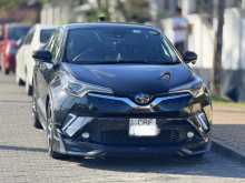 Toyota CHR NGX 10 2018 SUV