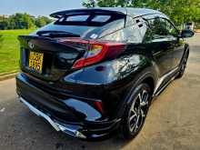 https://riyasewana.com/uploads/toyota-chr-ngx10-2018-1911533812722.jpg