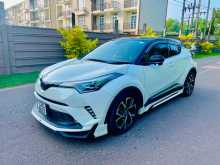 Toyota CHR NGX10 2018 SUV