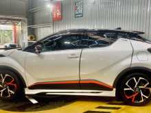 https://riyasewana.com/uploads/toyota-chr-ngx10-2018-2220204712173.jpg