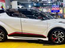 Toyota CHR NGX10 2018 SUV