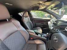https://riyasewana.com/uploads/toyota-chr-ngx10-2018-2318590812384.jpg