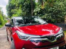Toyota CHR NGX10 2018 SUV