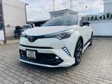 Toyota CHR NGX 10 2018 SUV