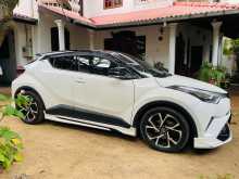 Toyota CHR NGX10 2018 SUV