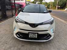 Toyota CHR NGX10 2018 SUV