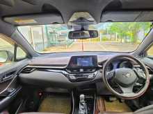 https://riyasewana.com/uploads/toyota-chr-ngx10-2018-47482312054.jpg