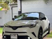 Toyota CHR NGX10 2018 SUV