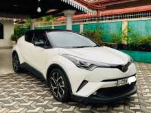 Toyota CHR NGX10 2018 SUV