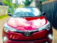 Toyota CHR NGX10 2019 SUV