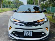 Toyota CHR NGX10 2019 SUV