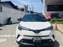 Toyota CHR NGX10 2019 SUV