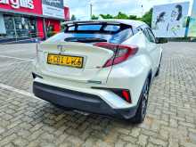 https://riyasewana.com/uploads/toyota-chr-ngx10-2019-2218595112592.jpg