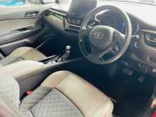 https://riyasewana.com/uploads/toyota-chr-ngx10-2020-1213224612293.jpg