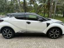 Toyota CHR NGX10 2018 SUV