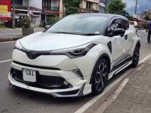 Toyota CHR NGX10 2018 SUV