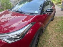 Toyota CHR NGX10 2019 SUV
