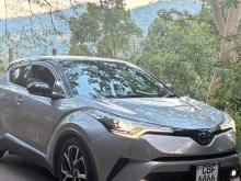 Toyota CHR NGX10 2018 SUV