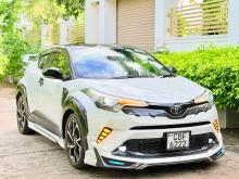 Toyota CHR NGX 10 2018 SUV