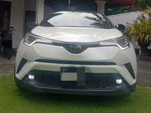 Toyota CHR NGX10 2018 SUV