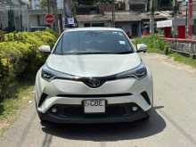https://riyasewana.com/uploads/toyota-chr-ngx10-318351022032.jpg