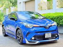 Toyota CHR NGX 10 2019 SUV