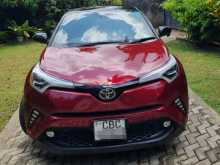 Toyota CHR NGX10 2018 SUV