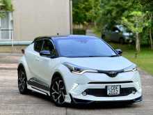 Toyota CHR NGX10 Black Top 2018 SUV