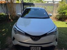 Toyota CHR NGX 10 2018 SUV