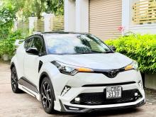 Toyota CHR NGX10 2018 SUV