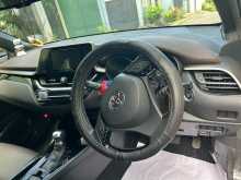https://riyasewana.com/uploads/toyota-chr-ngx50-1214801583.jpg