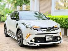 Toyota CHR NGX50 2017 SUV