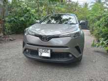 Toyota CHR NGX50 2017 SUV
