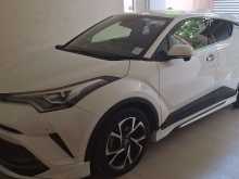Toyota CHR NGX50 2018 SUV