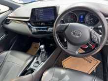 https://riyasewana.com/uploads/toyota-chr-ngx50-2017-1811210112064.jpg