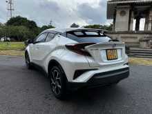https://riyasewana.com/uploads/toyota-chr-ngx50-2017-422595812542.jpg