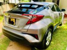 Toyota CHR NGX50 2018 SUV