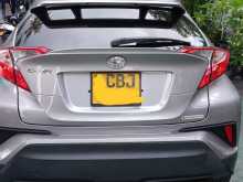 Toyota CHR NGX50 2018 SUV