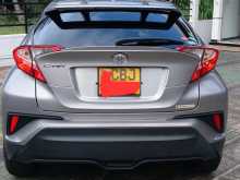 Toyota CHR NGX50 2018 SUV