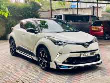 Toyota CHR NGX50 2017 SUV